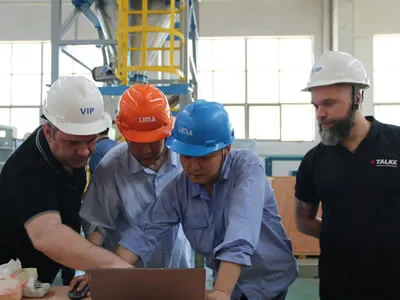 Visita del cliente para la prueba de aceptación de fábrica