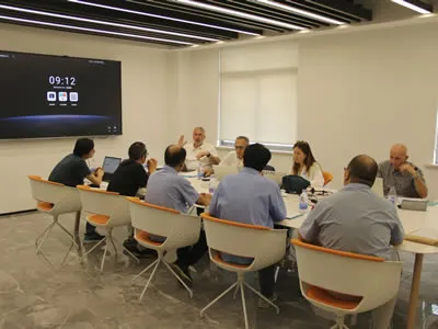 Una visita de clientes italianos