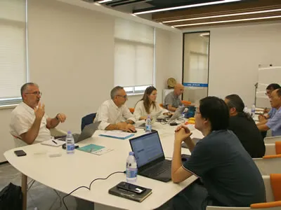 Una visita de clientes italianos